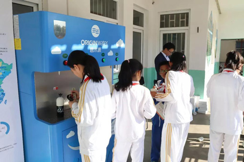 2018年碧水源“饮水思源”中小学生饮水健康公益行落地雄安