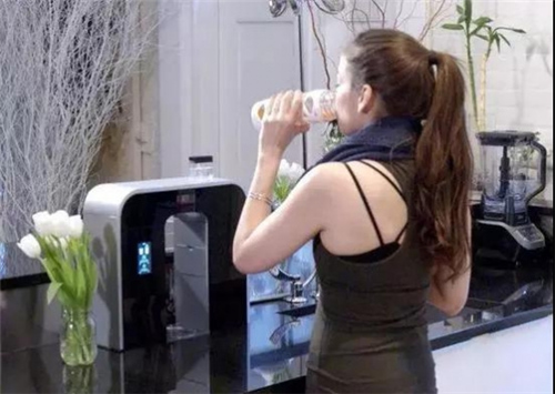 同样是净水机 怎么我接的是水 他接是饮料？