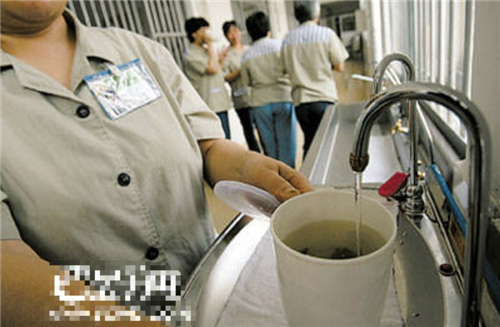 饮水不等人 监狱都用上净水设备和开水器了