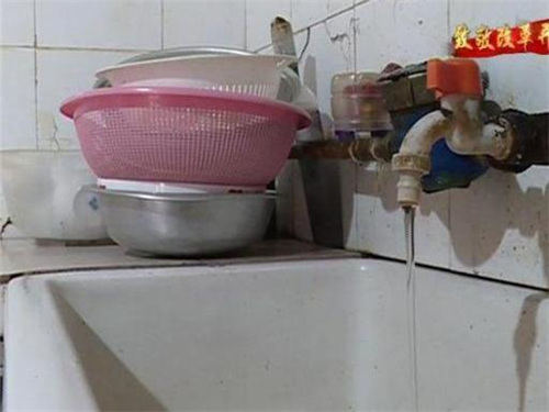 光影40年：从挑水吃到户户通自来水 宿迁百姓吃上安全饮用水
