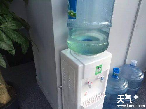 饮水机水反复烧能喝吗 饮水机的水可以放多久