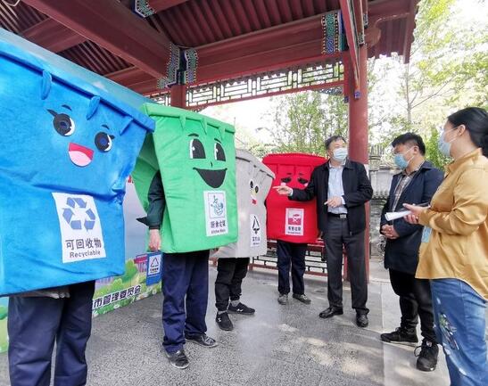 北京：落实新条例 垃圾分类志愿者在行动