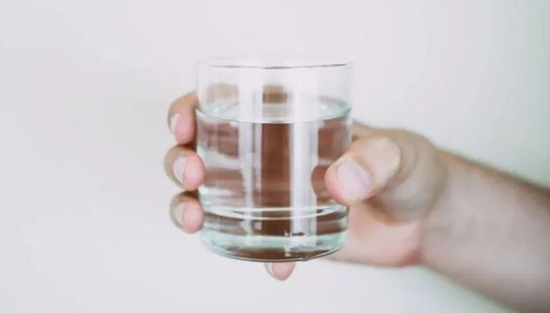 别等口渴再喝水！正确喝水的3个秘诀