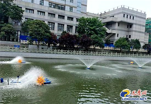 自带喷泉和水车 南京内秦淮河道现净水神器