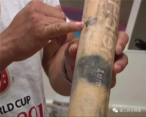 镇江这家人买了台净水器 喝了快一年发霉的水