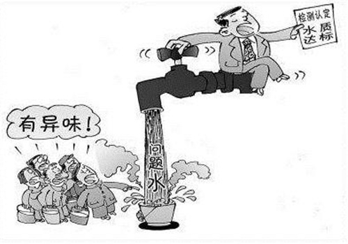为什么家中安装了净水器 出水还会浑浊有异味？