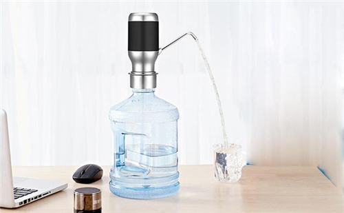 这款神器可以替代饮水机 省时省力的桶装水抽水器你用过吗？