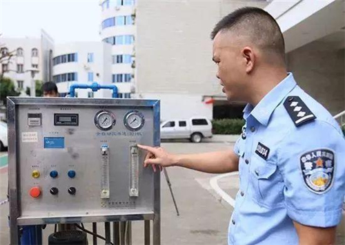凉凉！你喝的纯净水可能“不纯净”！