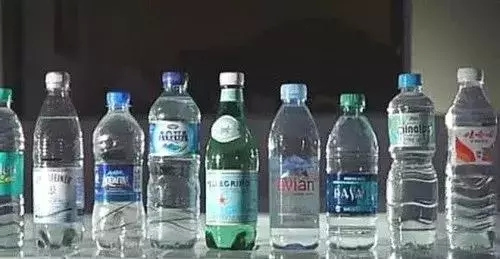 惊悚！世界上93%的瓶装水塑料颗粒超标 可能致癌