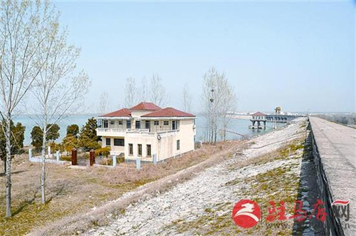 为确保市民吃水安全 水质监测一刻不放松
