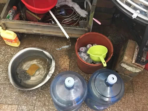 宁化捣毁一非法用自来水灌装桶装水的窝点