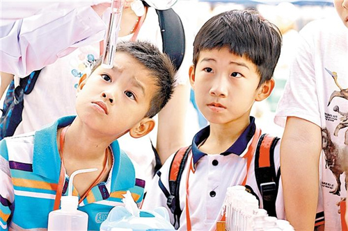 深水龙华观澜水厂开放 市民近距离了解自来水制水工艺