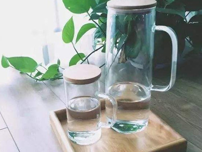 吃饭喝水有害吗?每天4个时刻必须喝水