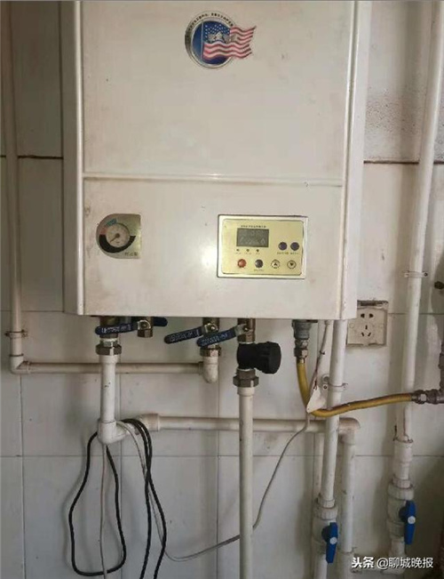 聊城某小区 蒜味的供热水倒灌进自来水