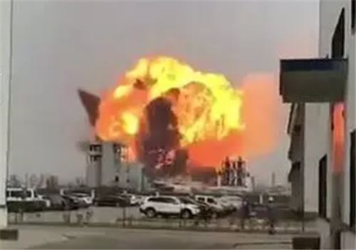 盐城化工厂爆炸有毒物泄漏 后续的水污染问题需重视！