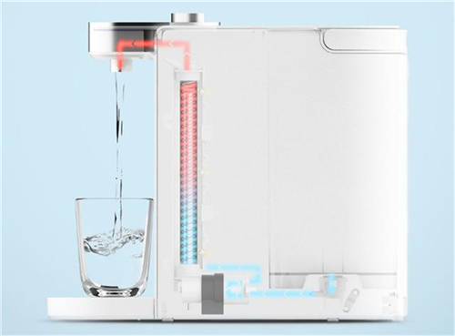 小米搅局传统行业！即热饮水机一出 网友：求烧水壶心里阴影面积