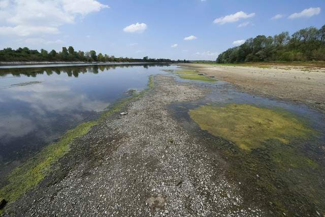 欧洲遭遇热浪侵袭 多国气温录得新高 英国首度发出极端警告