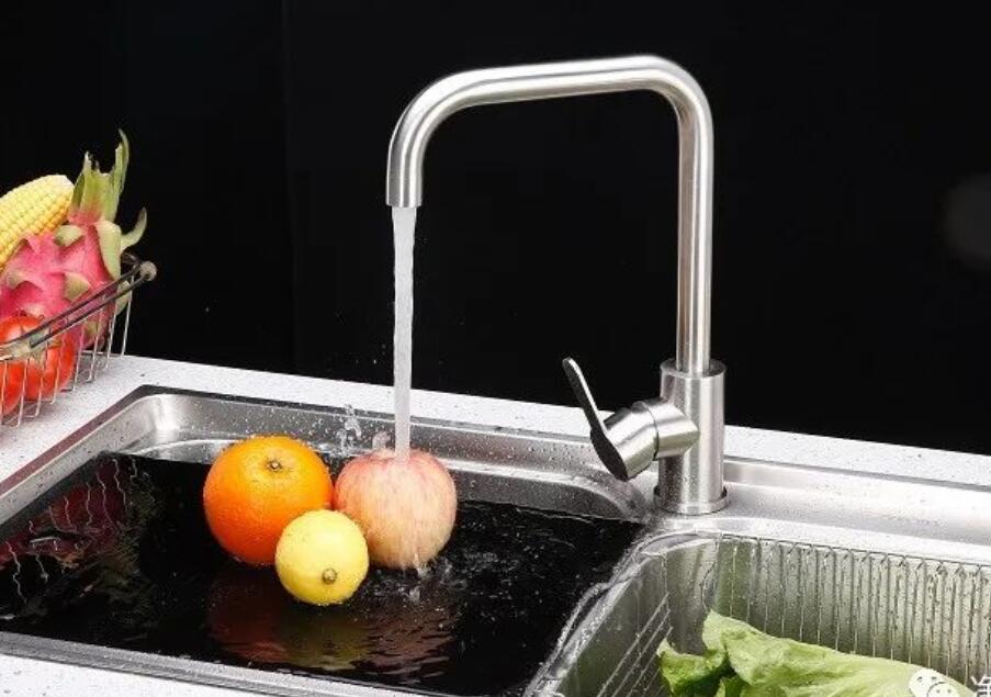 厨下式净水器为何市场差价那么大？这些净水器到底有何区别？