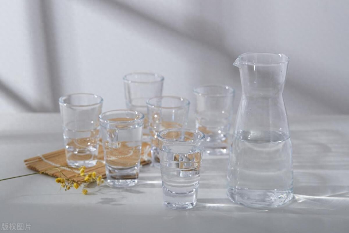 危害是塑料的4倍 却被用来喝水 是你会怎么选？