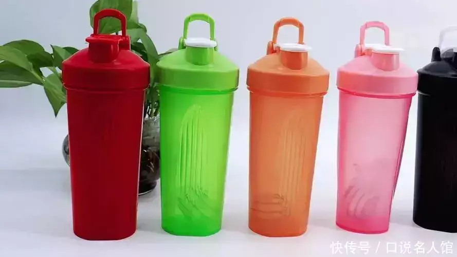 塑料杯、玻璃杯、陶瓷杯、保温杯 哪种喝水最安全？专家详细解答