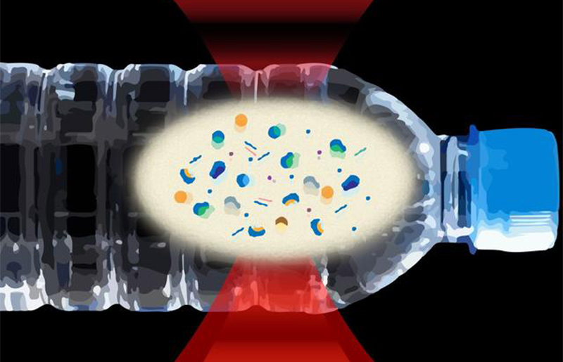 研究称在美国瓶装水中发现大量纳米塑料碎片 每升水11万个
