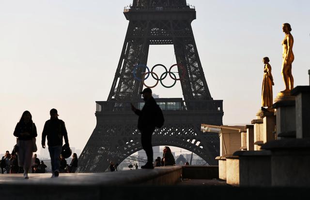 奥运在即 巴黎密切监测塞纳河水质