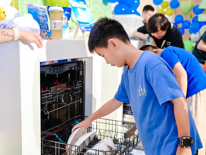 走近“寻常百姓家” 洗碗机消费普及走进商圈深度种草