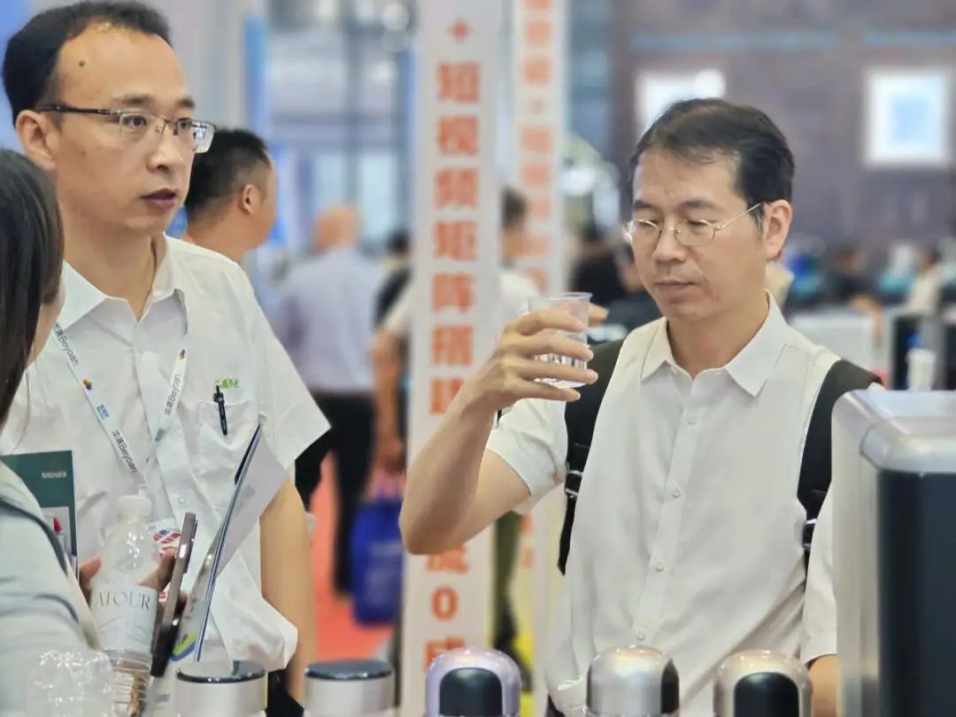 龙巍科技亮相上海国际水展 多场景净饮水科技璀璨登场
