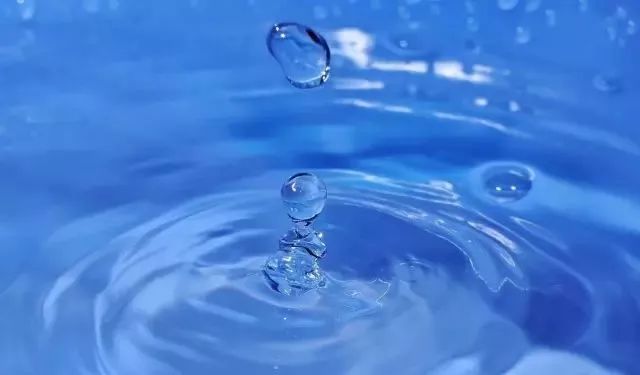 喝水消费不是乱花钱 而是健康储备