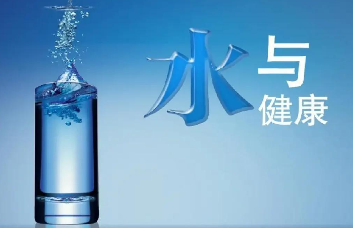 夏天多喝水的好处：你身体的"天然空调"正在待机